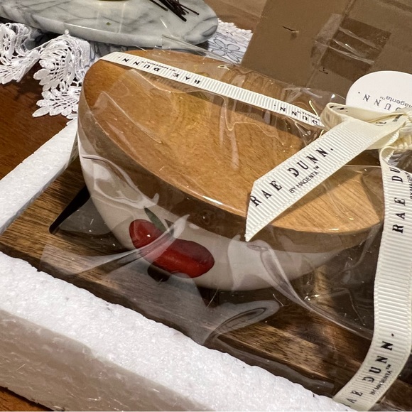 Rae Dunn create and Inspire bowl set. - Picture 5 of 7